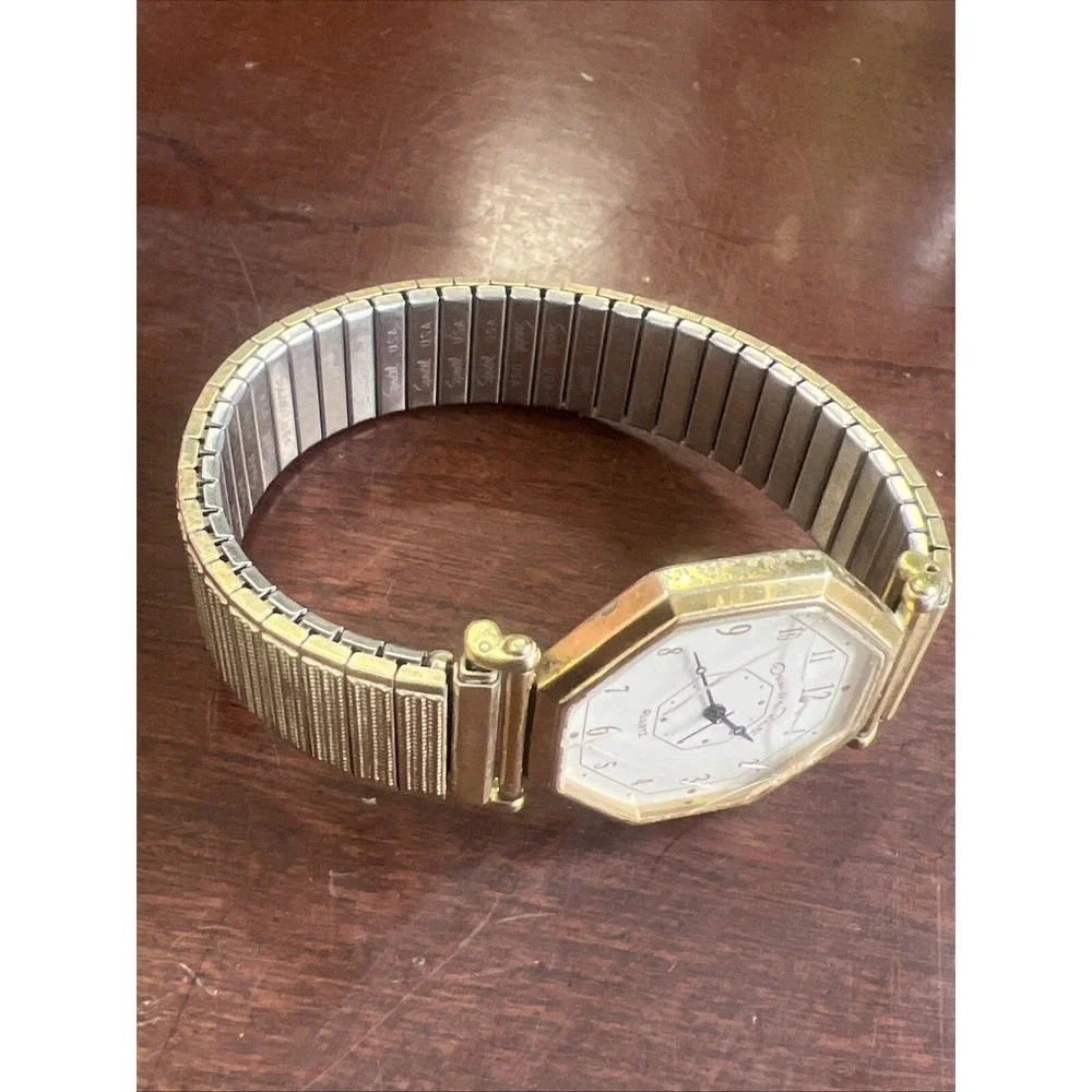 Vintage Oscar De La Renta Octagonal Watch Gold Tone-‎ Untested